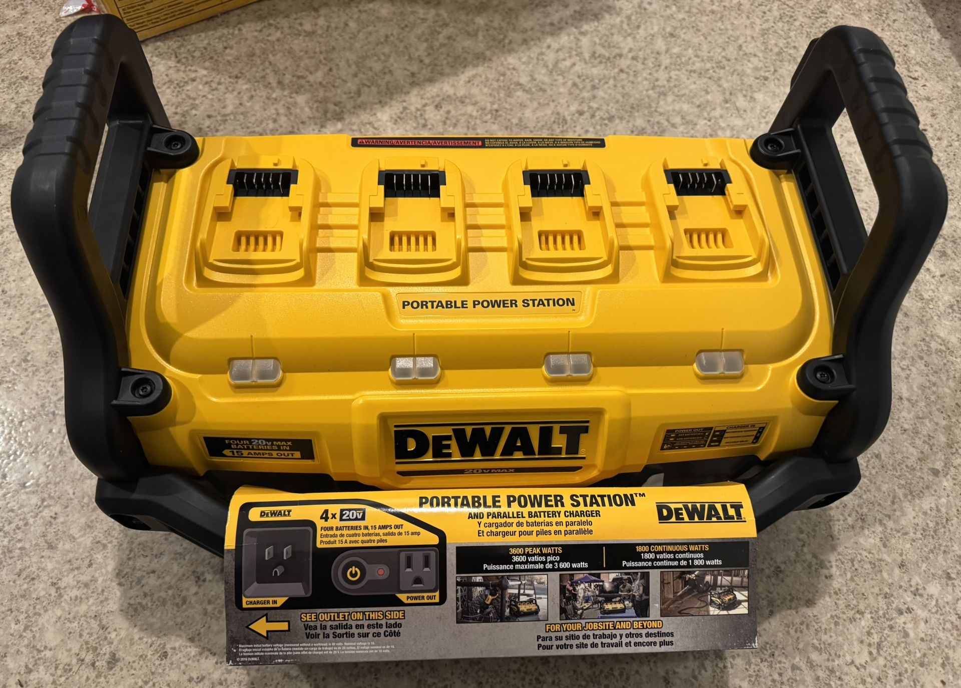 DEWALT 20-V Lithium-ion Battery Charger Station DCB1800B