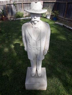 JACK DANIELS STATUE