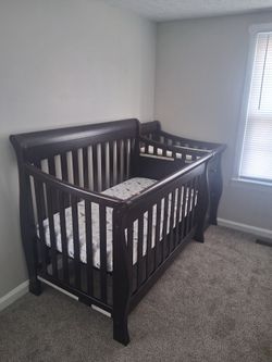 Baby & Kids → Nursery Furniture → Cribs