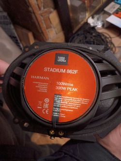 JBL stadium 862