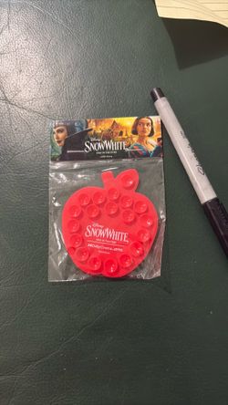Snow White section cup phone mount