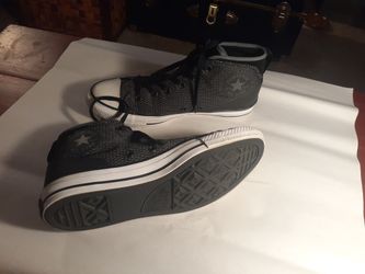 Men's size 8 Con's High top 