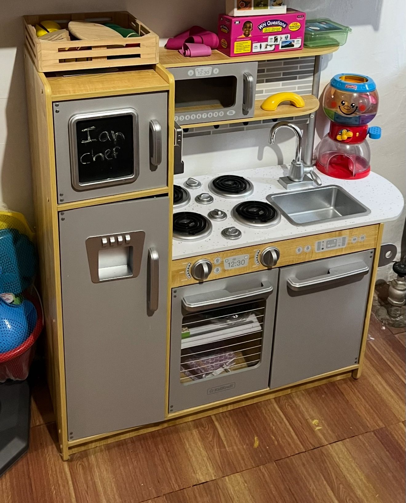 Kidkraft Uptown Natural Play Kitchen