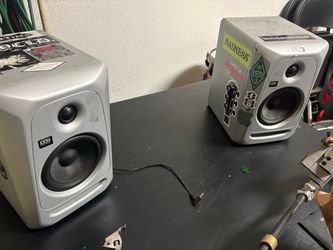 Krk rkt 5 speakers