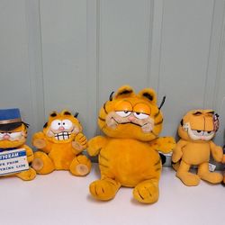 5 Vintage Garfield Plushes 