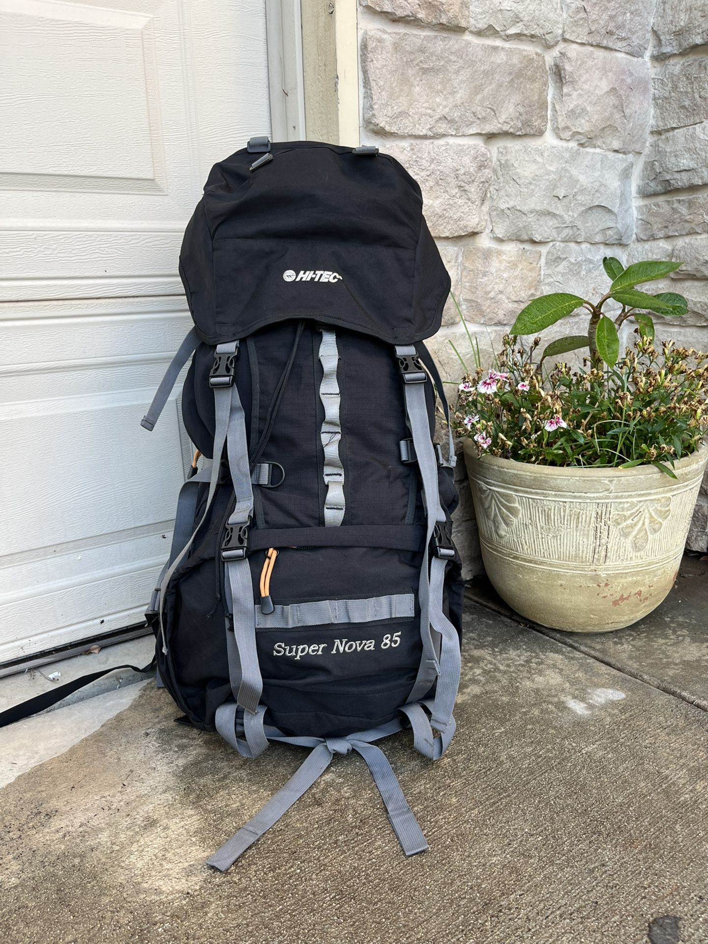 Hi-tec Super Nova 85 Hiking Backpack