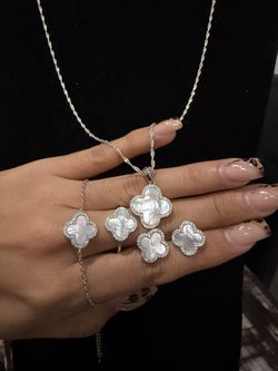 Pearl White Clover Set / Plata 925