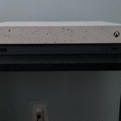 Xbox One X 2k20 White/Speckled Used 1TB Console 