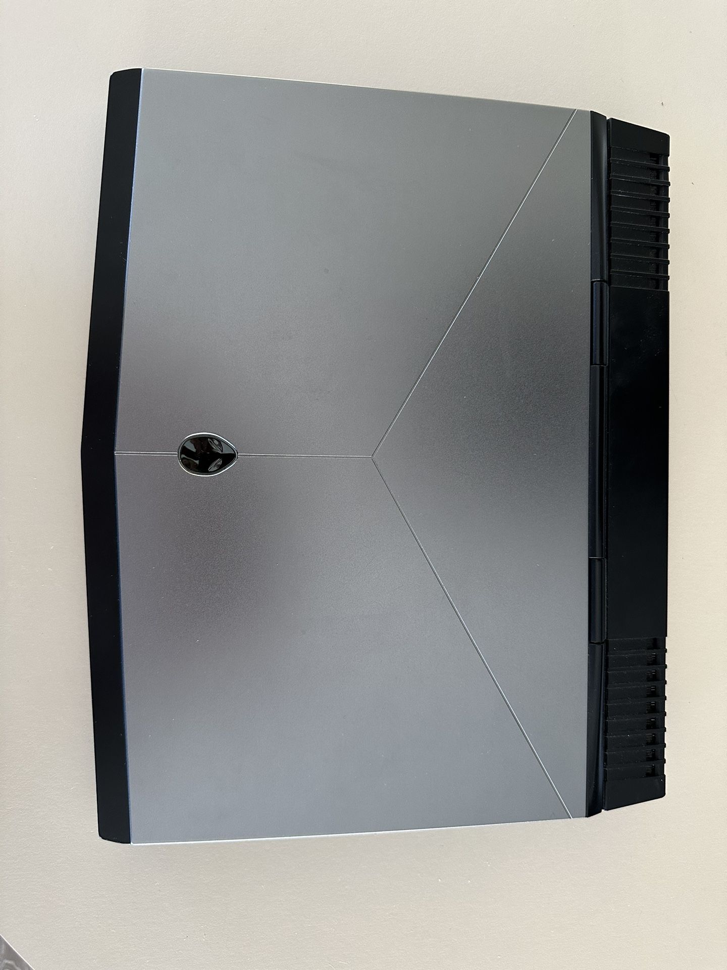 AlienWare 13 R3 Laptop 