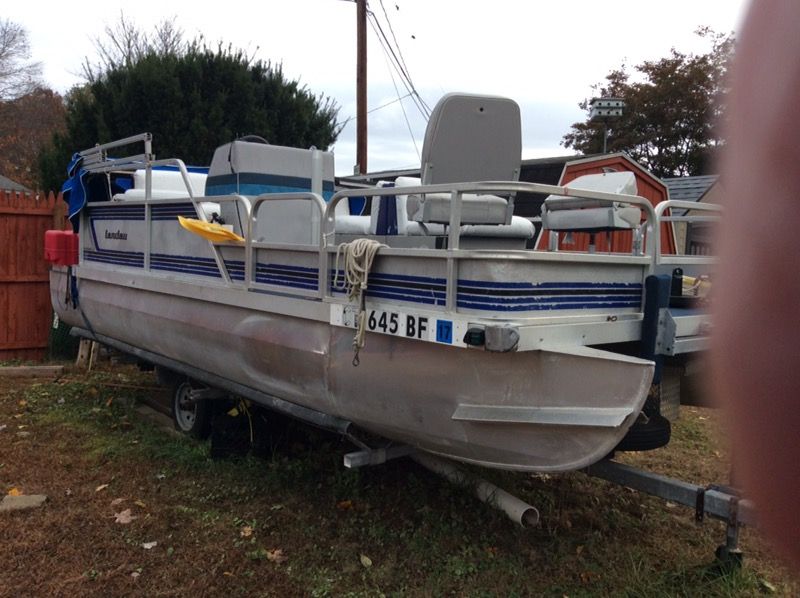 1989 Landau pontoon boat