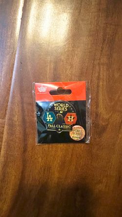 MLB 2017 World Series Commemorative Pin - Astros vs. Dodgers