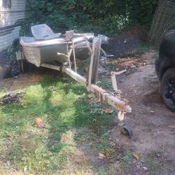 Cool Little Basstender Boat And EZ-Load Trailer 