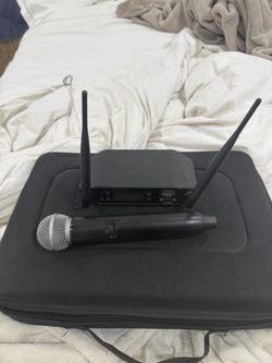 Shure wireless system mic GLXD