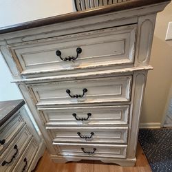 Dresser set