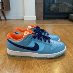 Nike Dunk Low SE Baltic Blue / Total Orange – Size 9