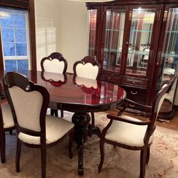 Italian Made Dining Set – Table, 6 Chairs, Leaf & Mirror, Lighted Hutch (High Gloss