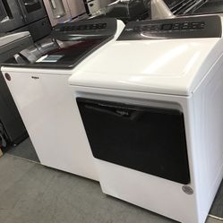 New Scratch And Dent Whirlpool Washer And Dryer Set. 1 year Warranty 