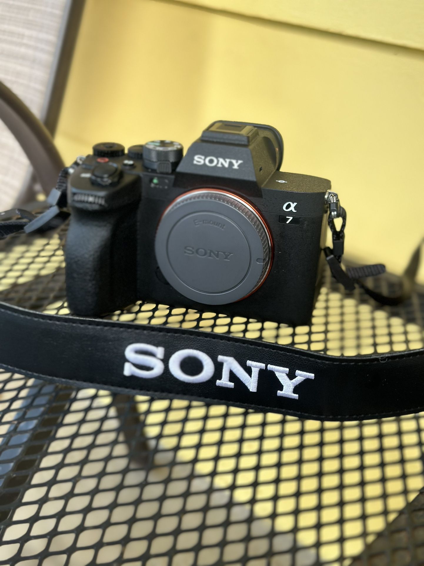 Sony A7iv Base Only (only used once)
