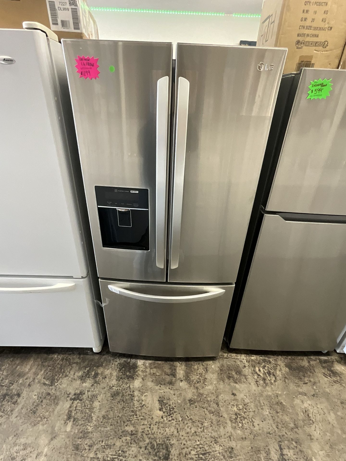 LIKE NEW LG REFRIGERATOR