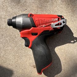 M12 Impact Driver