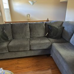 Sectional couch 