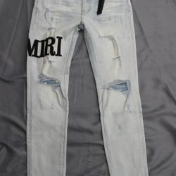 Amiri Jeans Never worn Great condition/w bag size 33 need gone