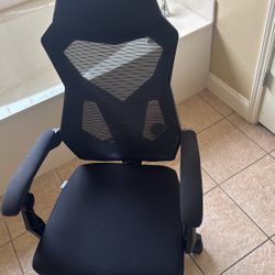 Gaming/ Desk Chair 🪑 