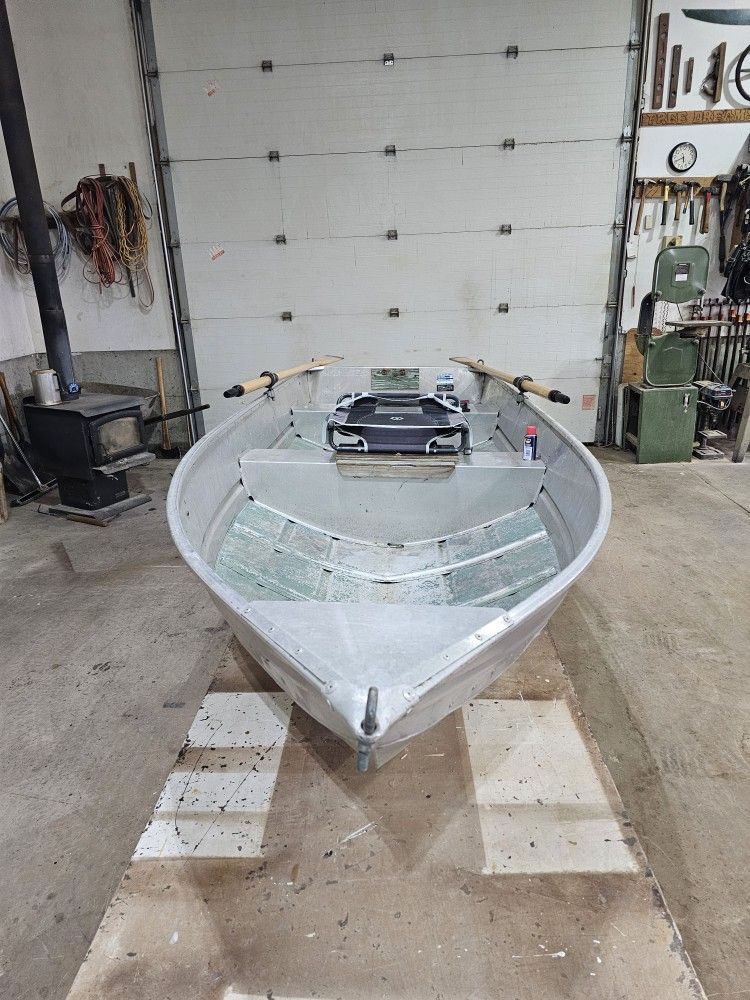 12foot Iight weight Aluminum Row Boat. $600.00