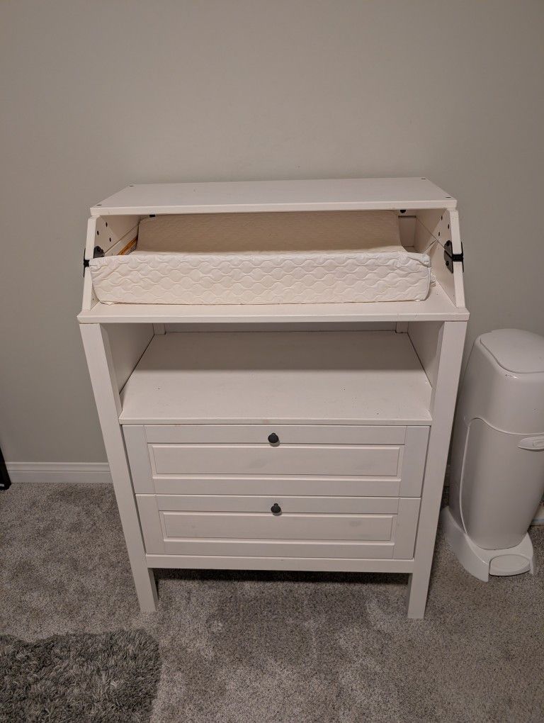 Convertible Changing Table With Drawers