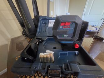 Bosch  Green-Beam Self-Leveling Cross-Line Laser with Plumb Points,