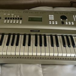 Yamaha Portable Grand YPG-235