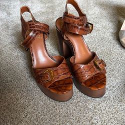 Vince camuto rondea Crocodile Platforms, NEVER WORN