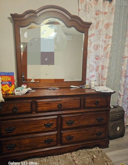 Bedroom Set For Sale In The South County
