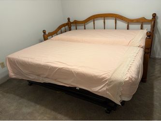 Wood frame Day Bed /Trundel