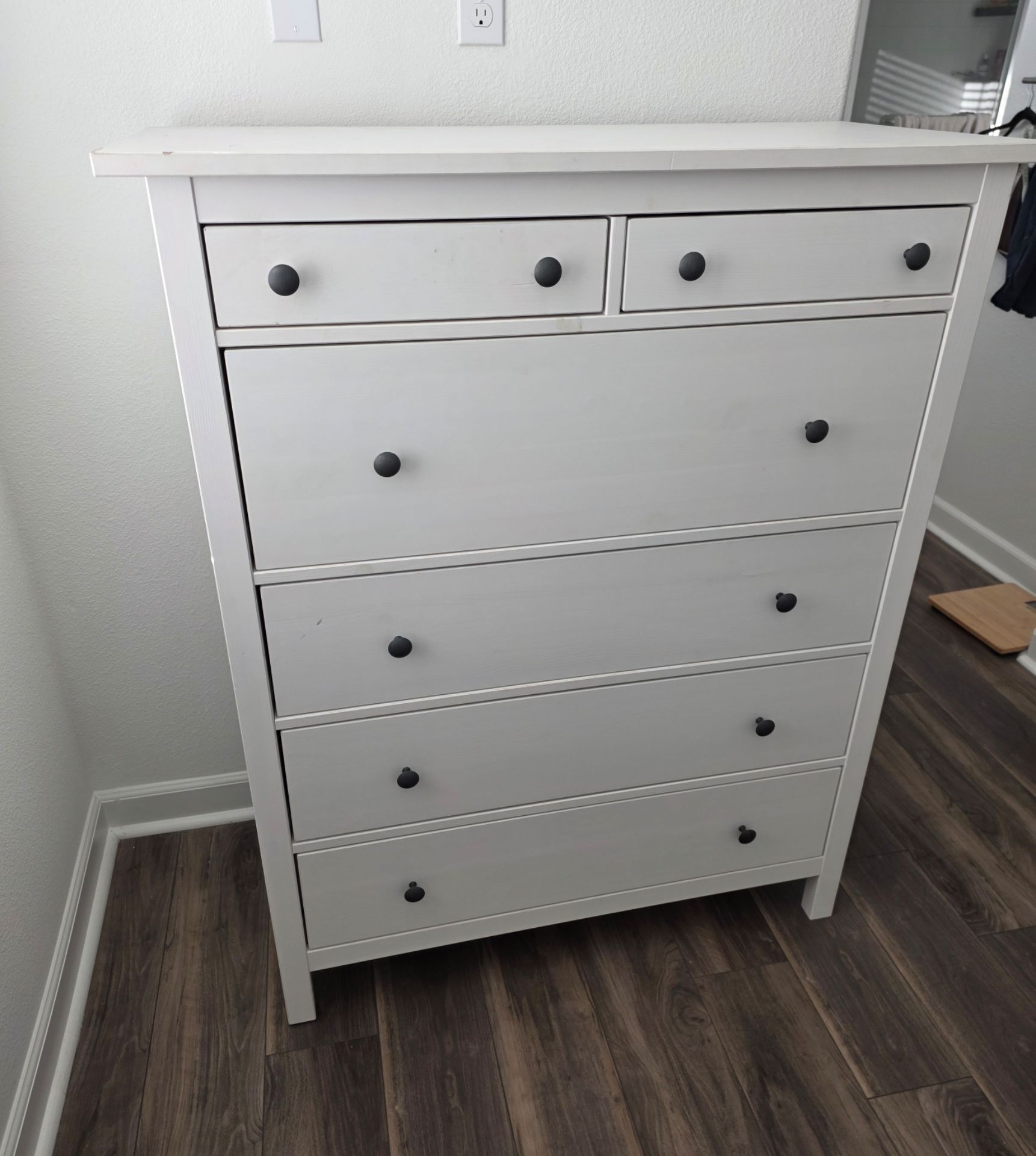 *PENDING* Ikea White 6 Drawer Dresser for Sale in San Diego, CA - OfferUp