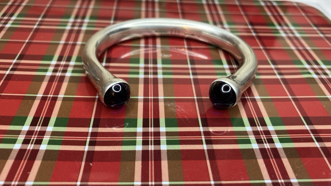 Sterling Silver 925 Grannis in Vermont with Amethyst ends Bracelet Bangle