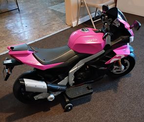 Aprilia RSV4  24v Battery Powered Motorcycle 