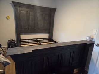 $500 Queen size bed LARGE Headboard