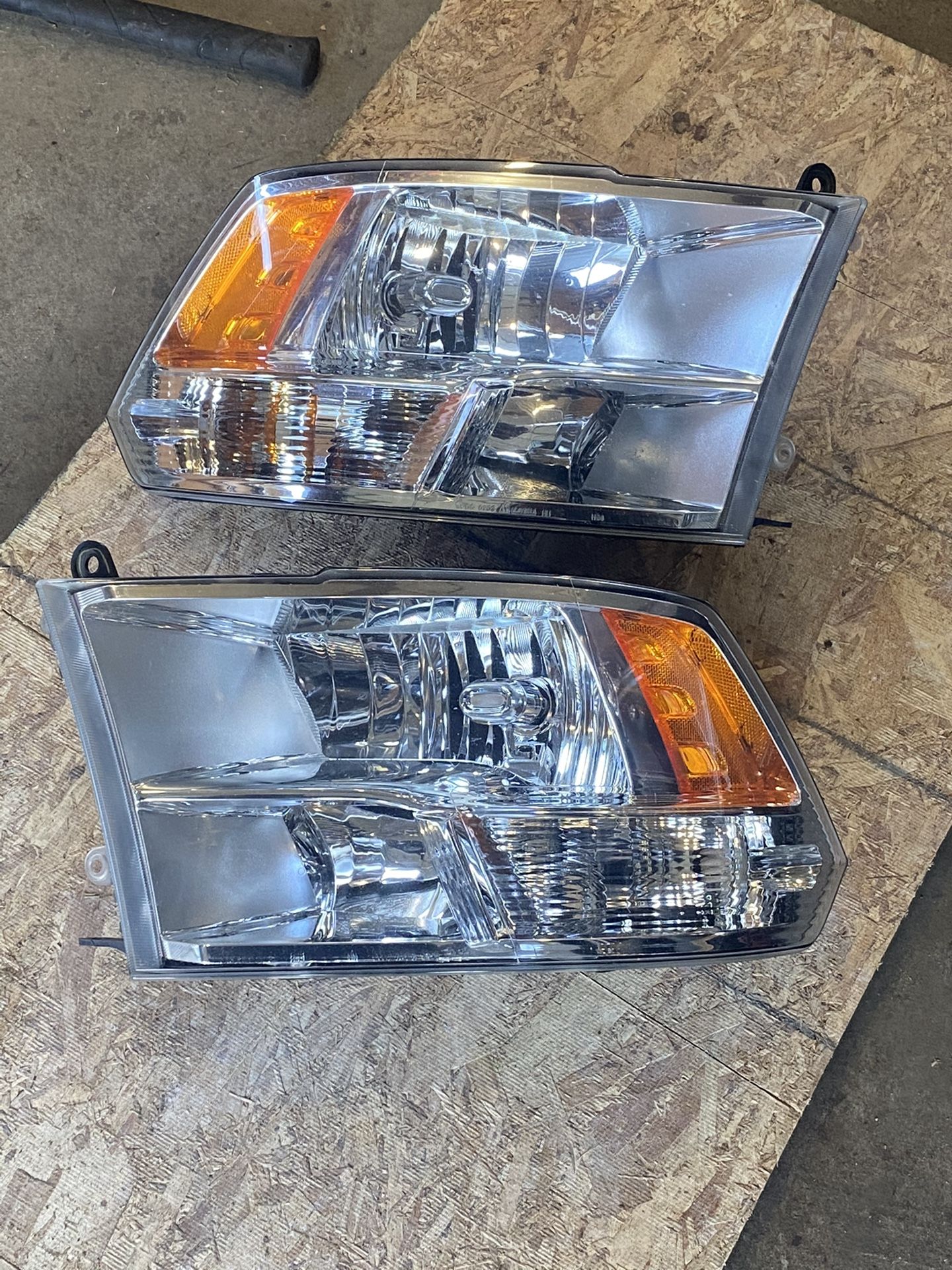 Dodge 1500 Headlight Housing