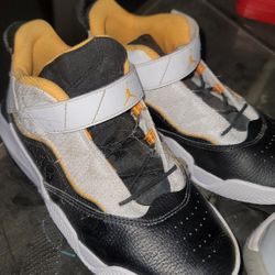 Boys Jordans Size 3