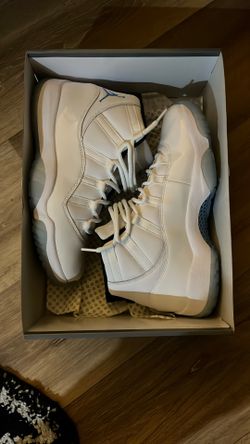 Jordan 11 Retro Legend Blues 