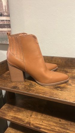 Women size 7.5 women 30$