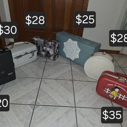 Vintage suitcases: painted blue going to grandma's new york
Executair 880 travel bar
Cosmetic 