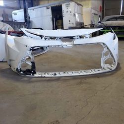 2020 2021 TOYOTA COROLLA FRONT BUMPER COVER OEM 