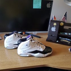 Nike Air Jordan B'loyal