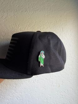 San Judas Tadeo Enamel Hat Pin ✨ Green Robe – New