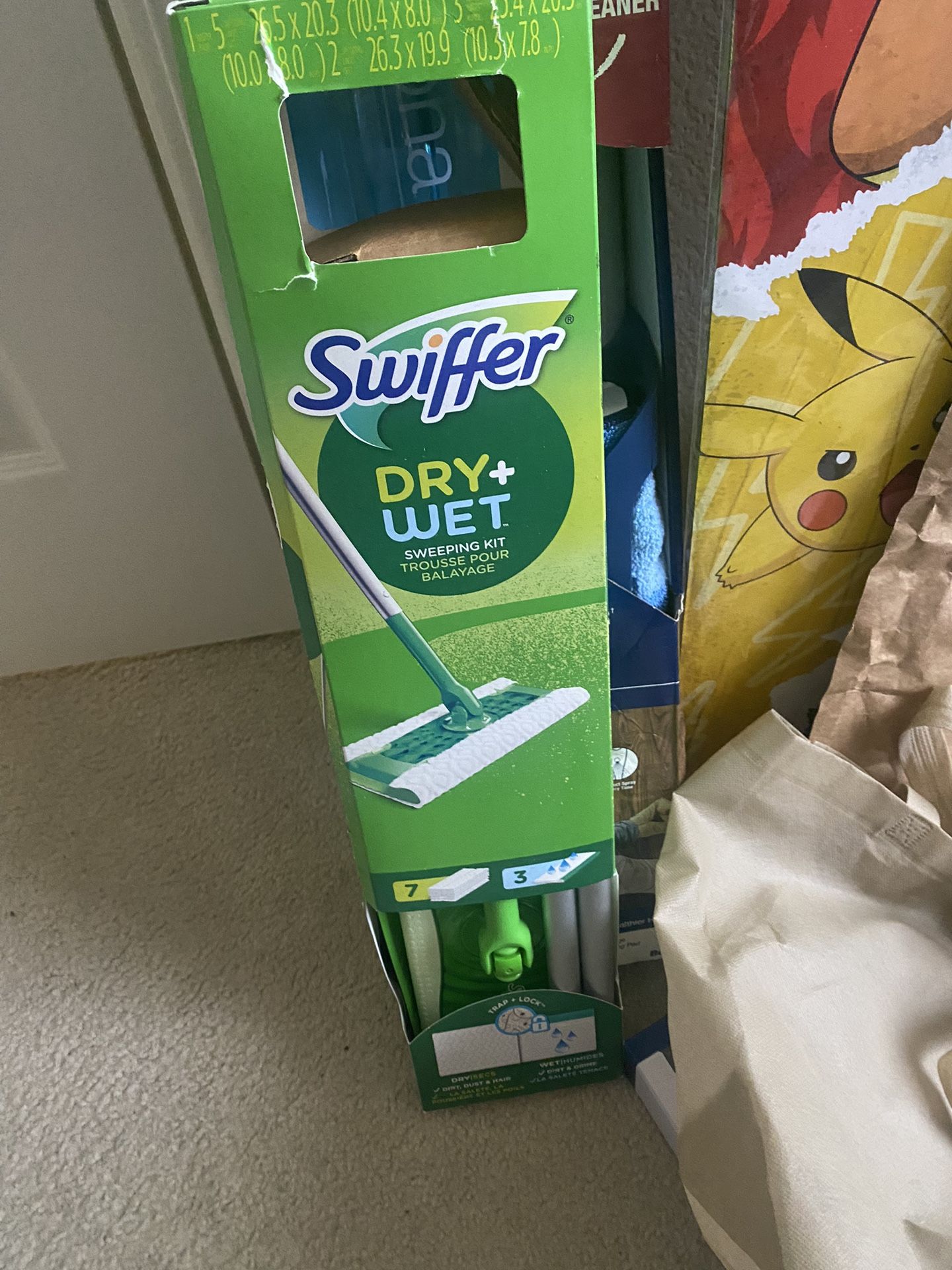 SWIFFER Dry+wet Mop New In Box.
