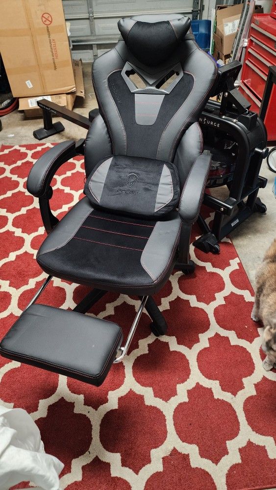 Dowinx Gamer Chair Brand New! 100 Obo