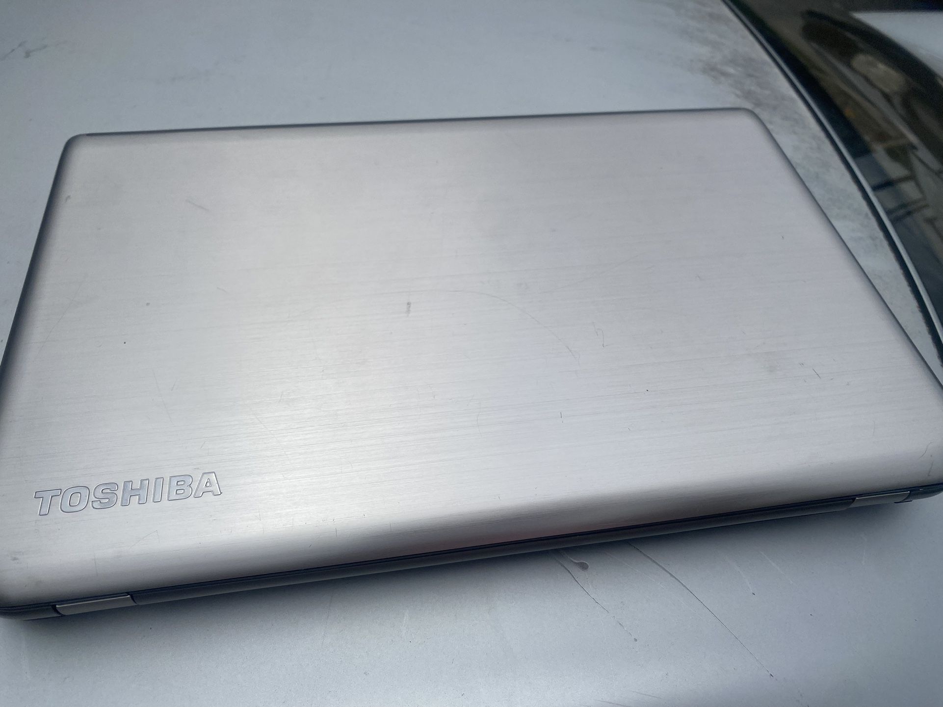 Toshiba laptop, no power cord