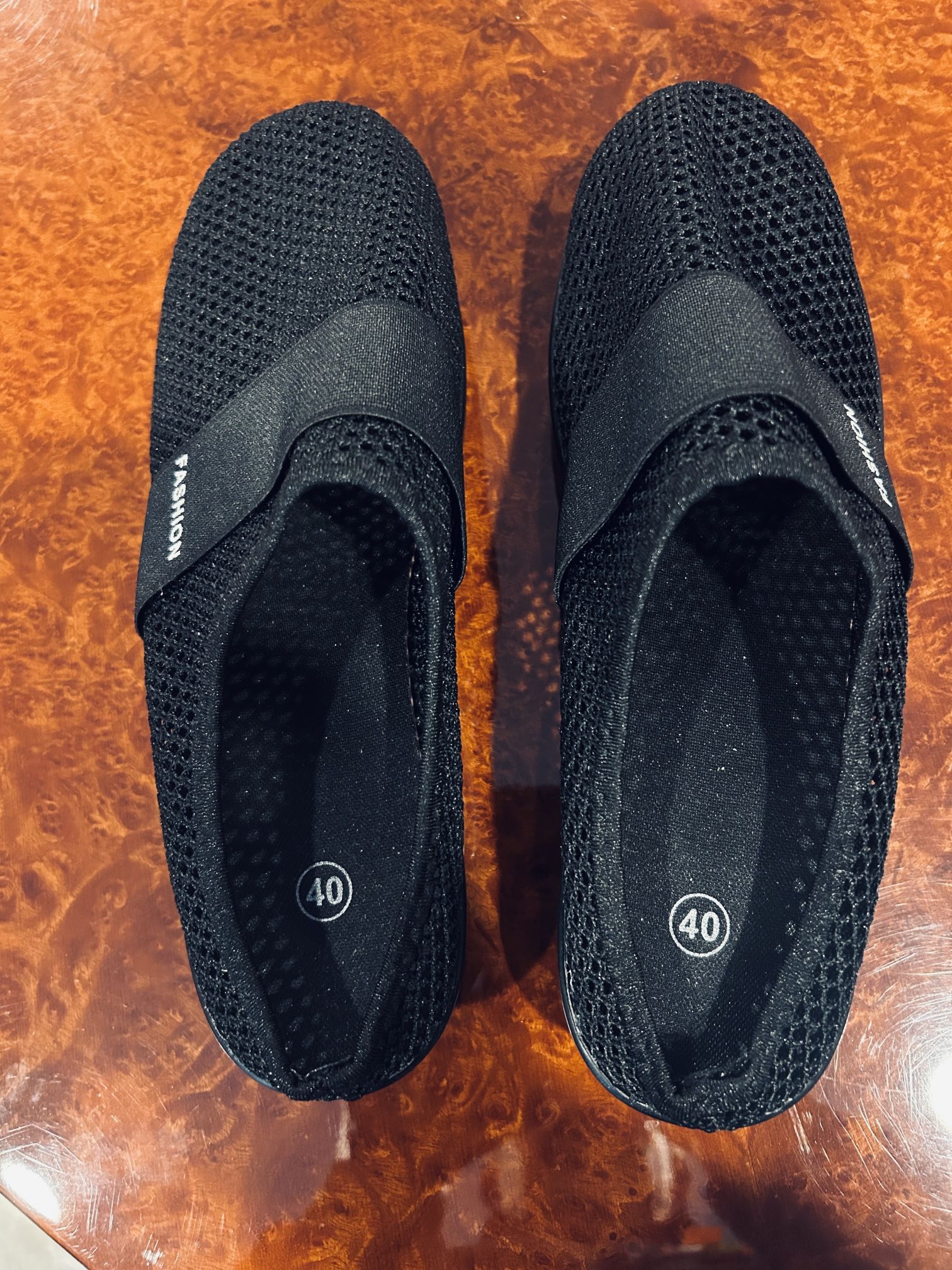 Brand New women shoes.Size US 9 -9.5.Check my pictures